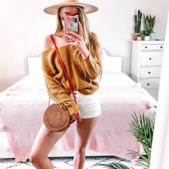 ❗️LAST ONE❗️Sexy Oversized Mustard Knit Knot Sweat - Picture 2 of 5